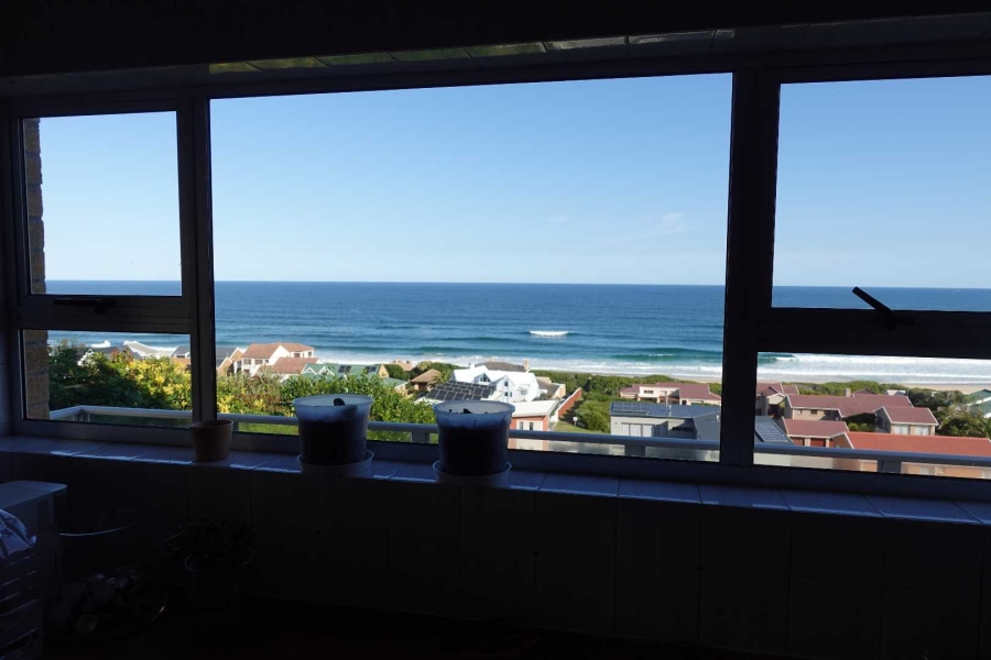 6 Bedroom Property for Sale in Outeniqua Strand Western Cape